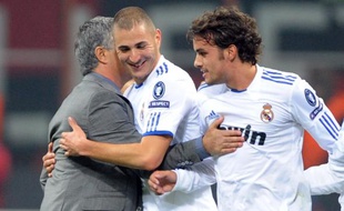 Ses deux passes décisives en quatre jours, et notamment celle de mercredi en Ligue des champions contre l'AC Milan (2-2), peuvent redonner le sourire à un Karim Benzema plus souvent décrié qu'adulé ces derniers temps: et si le Français du Real Madrid avait enfin compris les exigences de José Mourinho ?