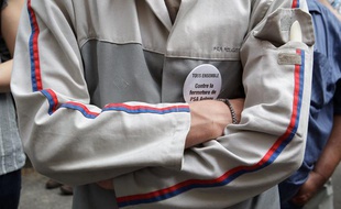 Le 28 juin 2012, les salariés et ouvriers des usines PSA Peugeot Citroën de France d'Espagne et d'Allemagne manifestaient devant le siège de PSA avenue de la grande armée à Paris.