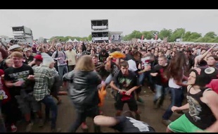 Au coeur du pogo du Hellfest, 23 juin 2013.