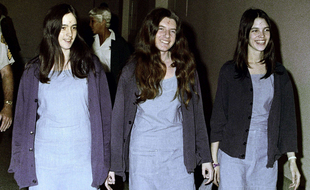 Trois disciples de Charles Manson, Susan Atkins, Patricia Krenwinkel et Leslie Van Houten, en 1970.