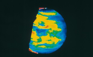 Image de la face nocturne de Vénus à la longueur d'onde de 2,3 microns, obtenue par la sonde Galileo-NIMS en 1990
