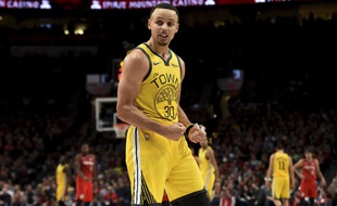 Stephen Curry est entré dans le top 3 des meilleurs tireurs à trois points de l'histoire de la NBA.