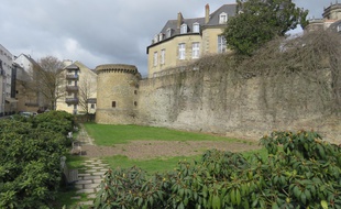 Vue actuelle des remparts à Rennes.