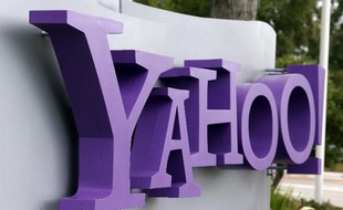 La patronne de Yahoo!, Marissa Mayer, peine toujours à relancer la croissance du groupe internet américain, dont le chiffre d'affaires et les recettes publicitaires ont continué de reculer l'an dernier.