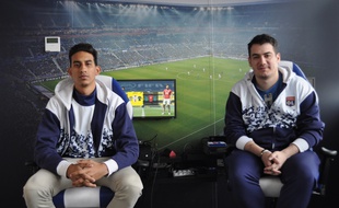Fouad "Rafsou" Fares et Romain Serra dans leur bureau du Parc OL