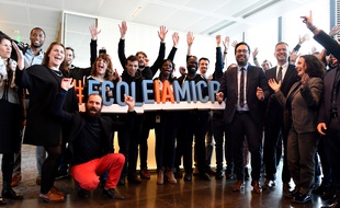 L'école IA de Microsoft a été inaugurée le 6 mars 2018.