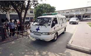 Une ambulance à Pnom Penh, capitale du Cambodge, en 2013.