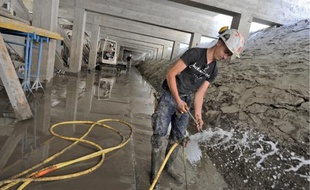 Le parcours est désormais creusé sous le quai de la Fosse et sera bientôt hors d'eau.