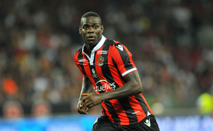 Mario Balotelli avec le maillot de l'OGC Nice
