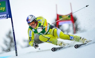 Le Norvégien Aksel Lund Svindal a remporté la Coupe du monde de descente, suite à l'annulation de la dernière épreuve de la saison, en raison du brouillard, mercredi à Lenzerheide.
