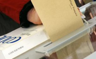 Un bureau de vote lors du 1er tour.