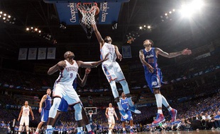 Les Los Angeles Clippers lors de leur victoire contre Oklahoma au 2e tour des playoffs, le 5 mai 2014.