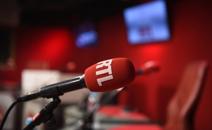Un micro de RTL, appartenant au groupe M6