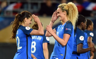 Amel Majri et Kheira Hamraoui à l'Euro 2017.