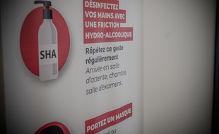 Nous ne sommes pas près de ranger le gel hydroalcoolique dans le placard à pharmacie.