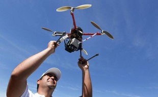 La France vient d'adopter une réglementation, très attendue par l'industrie aéronautique, réglementant l'utilisation de drones civils dans l'espace aérien, jusqu'à présent interdite.