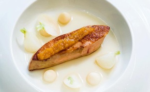 L’escalope de foie gras mitonnée par Anne-Sophie Pic
