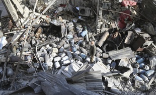 Au moins 34 civils, dont 15 enfants, ont été tués ce dimanche en Syrie dans des frappes de l’aviation russe sur un village tenu par le groupe Etat islamique (EI).