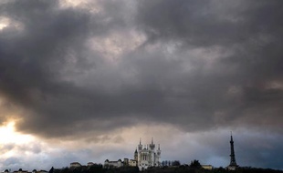 Vue de la Basilique Notre-Dame de Fourvière prise le 4 décembre 2009 à Lyon.