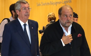 Paris, le 13 mai 2019. Patrick Balkany et son avocat Eric Dupond-Moretti arrivent au palais de justice de Paris.