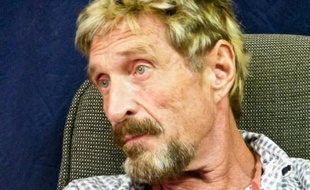 L'ex-informaticien John McAfee, qui avait créé l'antivirus du même nom.