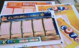 Des grilles du Loto, de l'Euromillions et du Keno, le 12 juillet 2012 à Paris