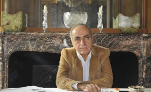 L'homme d'affaire franco-libanais Ziad Takieddine a réaffirmé vendredi, au lendemain d'une perquisition à son domicile parisien, qu'il existait des "preuves" d'un financement de la campagne de Nicolas Sarkozy en 2007 par la Libye, mais qu'il ne les dévoilerait pas car il n'a pas confiance en la justice.