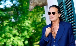 Francis Lalanne à la 19e édition de la Forêt des livres, à Loches (Indre-et-Loire), le 31 août 2013.