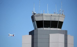 Voyager en avion n'a jamais été aussi sûr même s'il reste quelques ombres au tableau comme en Asie ou en Afrique et alors que se profile un nouveau risque: celui du casse-tête de la gestion du trafic aérien qui ne cesse d'augmenter.