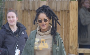La chanteuse et actrice Rihanna sur le tournage d'Ocean Eight à New York