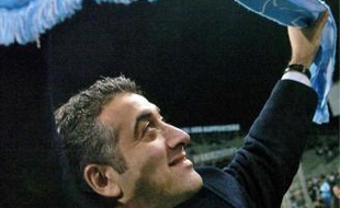 L'homme d'affaires est soupçonné d'avoir falsifié des documents pour l'achat du club.