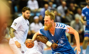 Miha Zvizej, le pivot slovène du Fenix Toulouse, lors du match de D1 contre le Paris-Saint-Germain au Palais des sports de Toulouse, le 4 mars 2015.