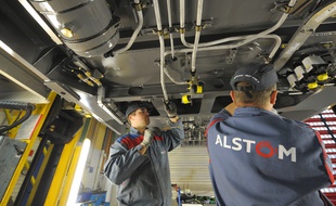 Des salariés d'Alstom, en 2010, à Reichshoffen, en Alsace.
