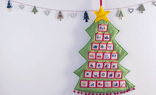 Pour gâter leurs proches avec des attentions personnalisées, il y en a qui optent pour le calendrier de l'Avent fait maison.