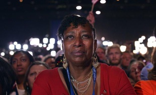 Les minorités particulièrement, mais aussi les jeunes et les femmes, ont contribué à la réélection du président américain Barack Obama, alors que l'électorat de Mitt Romney a été constitué d'une écrasante majorité de blancs non-hispaniques
