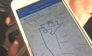 L'application Polly préconise une zone de parking dans laquelle on a le plus de change de trouver une place de stationnement.