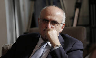 Ali Hassan Khalil, ancien ministre libanais des Finances refuse de se présenter à un interrogatoire dans le cadre de l'enquêtre sur l'explosion du port de Beyrouth, malgré un mandat d'arrêt émis à son encontre