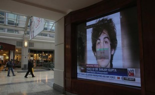 Une semaine après son arrestation, le suspect de l'attentat de Boston été transféré vendredi dans une prison-hôpital et un jeune entrepreneur Chinois racontait pour la première fois comment il a mis fin à la fuite des frères Tsarnaev, alertant la police après leur avoir échappé.