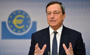La zone euro doit poursuivre son désendettement mais le soutien de la Banque centrale européenne ne suffira pas à résoudre la crise et "le plus important" maintenant est "d'avoir des politiques de croissance", a estimé samedi Benoît Coeuré, membre du directoire de la BCE.