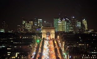 Le logo de Paris 2024 sera dévoilé ce mardi soir sur le fronton de l'Arc de triomphe.