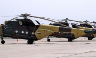 Illustration d'hélicoptères Mi-17 de l'armée irakienne, près de Bagdad, le 22 avril 2006