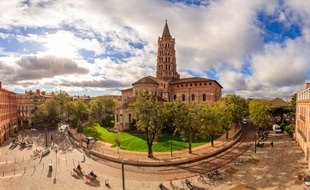 La place Saint-Sernin a été complètement réaménagée au cours des deux dernières années.