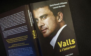 Livre : Valls à l'intérieur
