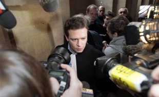 La demande de remise en liberté d'Yldune Levy, incarcérée depuis la mi-novembre avec son compagnon Julien Coupat dans l'enquête sur des dégradations contre des lignes TGV, a été rejetée vendredi par un juge des libertés et de la détention (JLD), a indiqué lundi une source judiciaire