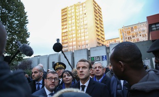 Emmanuel Macron en déplacement à Clichy-sous-Bois le 13 novembre 2017.