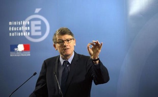 Le Conseil supérieur de l'Education (CSE), instance consultative, a rejeté mardi le projet de décret sur les rythmes scolaires, qui doit rétablir la semaine de 4,5 jours à la rentrée 2013, sauf dérogations, certains jugeant que le texte va trop loin, d'autres pas assez.