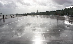 Le miroir d'eau, sur les quais de la Garonne, à Bordeaux
