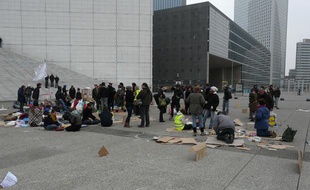 Le campement des «Indignés» de La Défense (Hauts-de-Seine), le 7 novembre 2011.