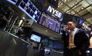 Wall Street s'est repliée mardi, les investisseurs engrangeant des bénéfices après l'ascension des actions réalisée ces derniers jours au fil des résultats d'entreprises: le Dow Jones a fléchi de 0,35% et le Nasdaq de 0,57%.