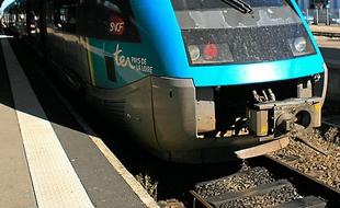 Sur la ligne Nantes-Saint-Gilles, lundi.